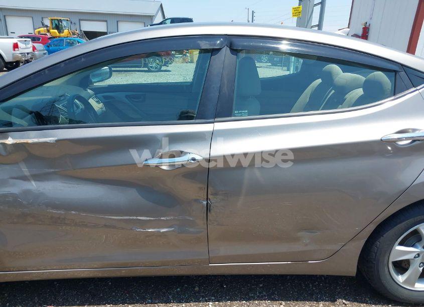 Photo 14 of 2015 Hyundai Elantra SE (VIN 5NPDH4AE4FH598584)