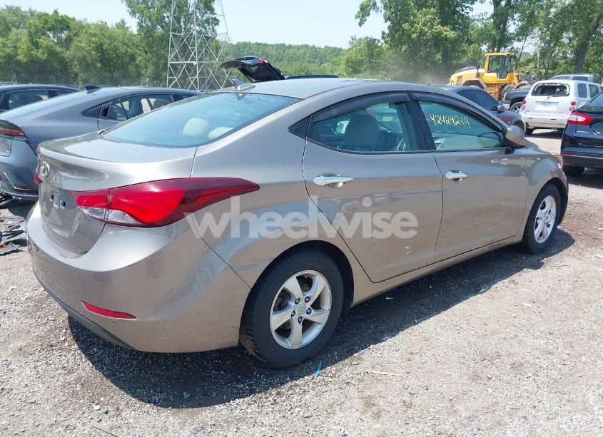 Photo 4 of 2015 Hyundai Elantra SE (VIN 5NPDH4AE4FH598584)