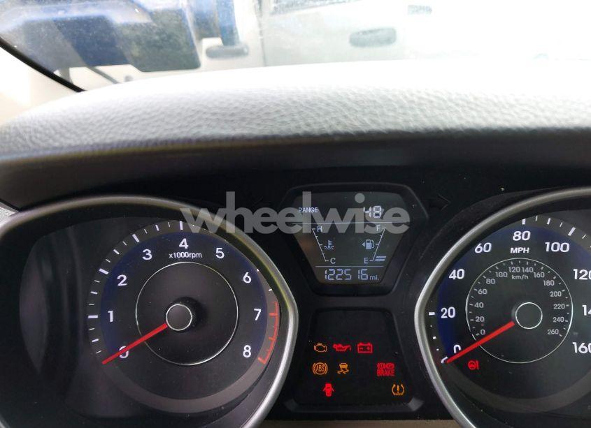 Photo 7 of 2015 Hyundai Elantra SE (VIN 5NPDH4AE4FH598584)