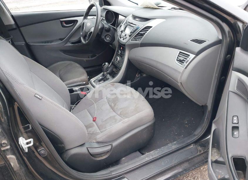 Photo 5 of 2015 Hyundai Elantra SE (VIN 5NPDH4AE4FH614914)