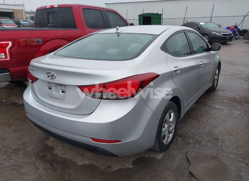 Photo 4 of 2015 Hyundai Elantra SE (VIN 5NPDH4AE4FH623175)