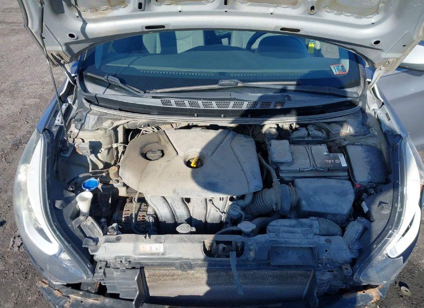 Photo 10 of 2015 Hyundai Elantra SE (VIN 5NPDH4AE4FH623628)