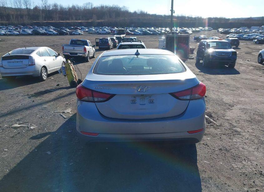Photo 16 of 2015 Hyundai Elantra SE (VIN 5NPDH4AE4FH623628)