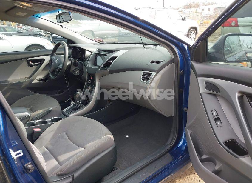 Photo 5 of 2015 Hyundai Elantra SE (VIN 5NPDH4AE4FH632992)