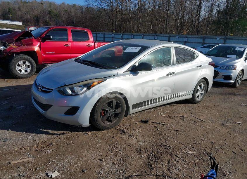 Photo 2 of 2015 Hyundai Elantra SE (VIN 5NPDH4AE4FH641837)