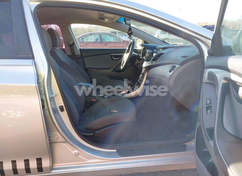 Photo 5 of 2015 Hyundai Elantra SE (VIN 5NPDH4AE4FH641837)