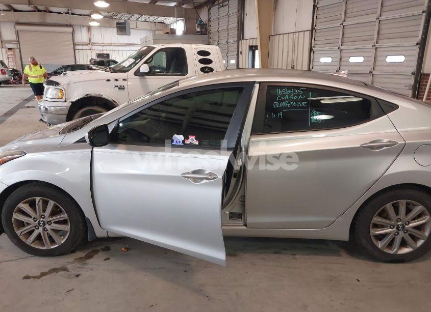 Photo 13 of 2016 Hyundai Elantra SE (VIN 5NPDH4AE4GH657375)