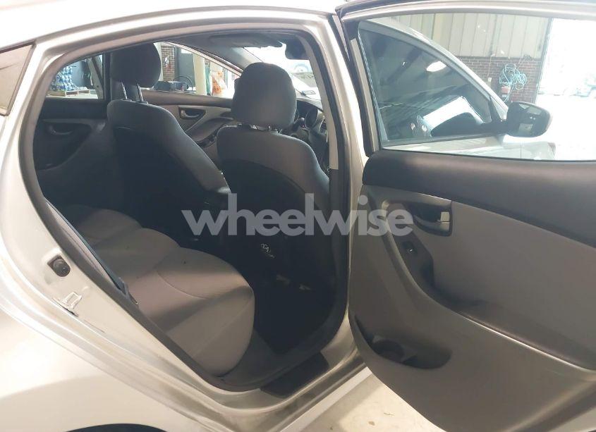 Photo 8 of 2016 Hyundai Elantra SE (VIN 5NPDH4AE4GH657375)