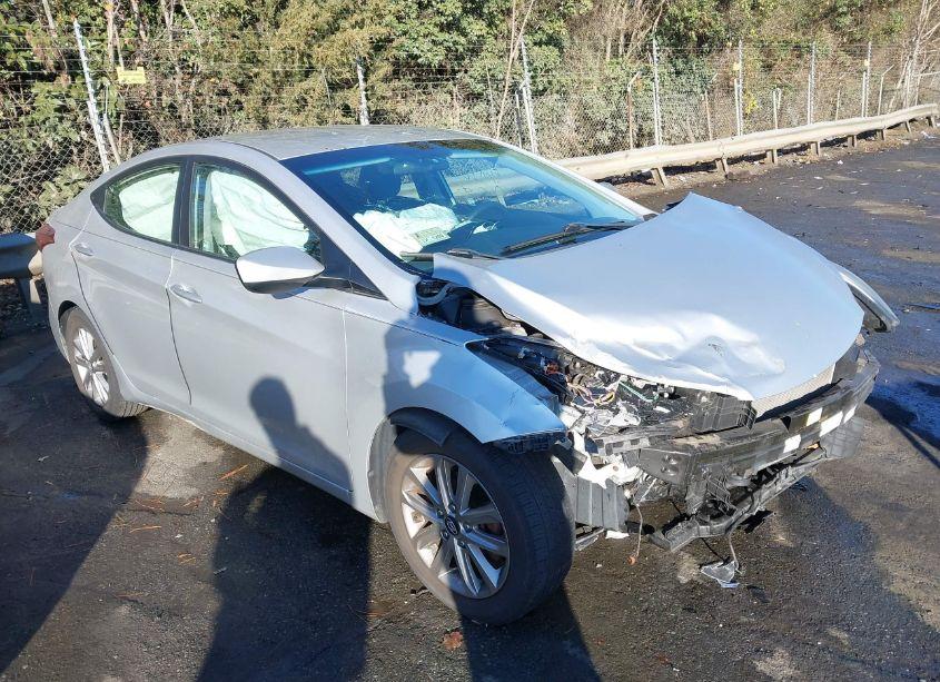 2016 Hyundai Elantra SE (VIN 5NPDH4AE4GH660616) main photo