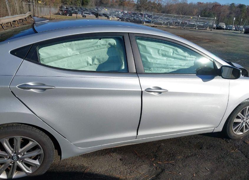 Photo 14 of 2016 Hyundai Elantra SE (VIN 5NPDH4AE4GH660616)