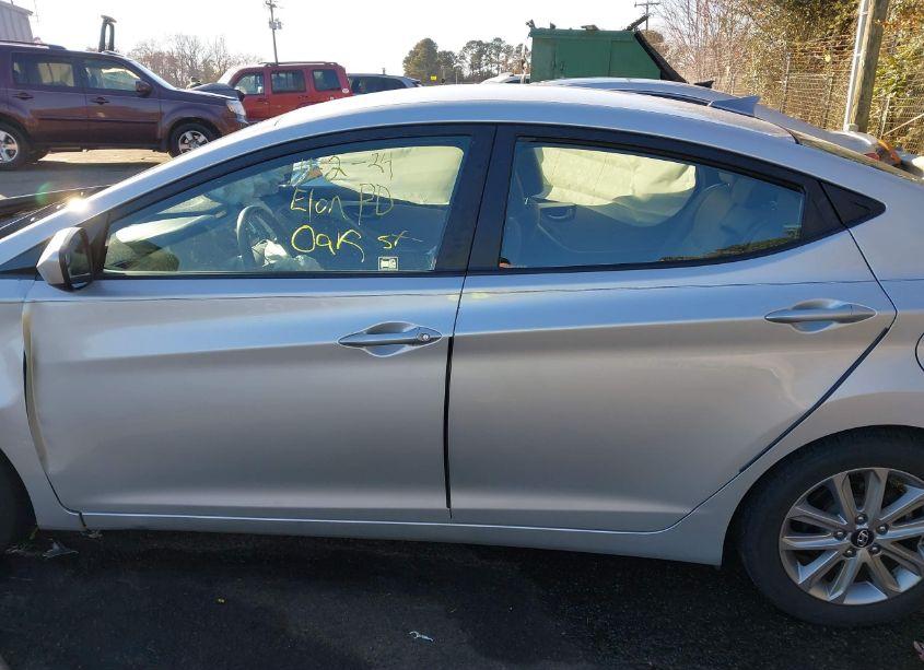 Photo 15 of 2016 Hyundai Elantra SE (VIN 5NPDH4AE4GH660616)