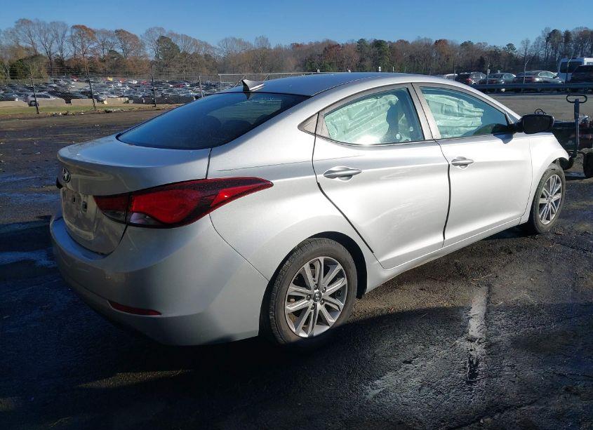 Photo 4 of 2016 Hyundai Elantra SE (VIN 5NPDH4AE4GH660616)