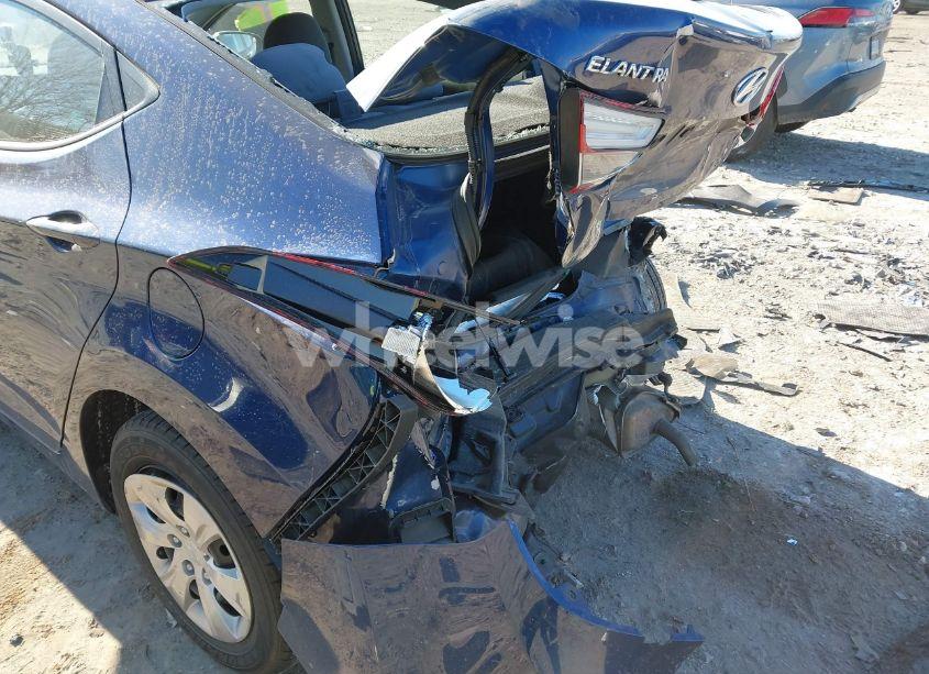 Photo 18 of 2016 Hyundai Elantra SE (VIN 5NPDH4AE4GH664052)