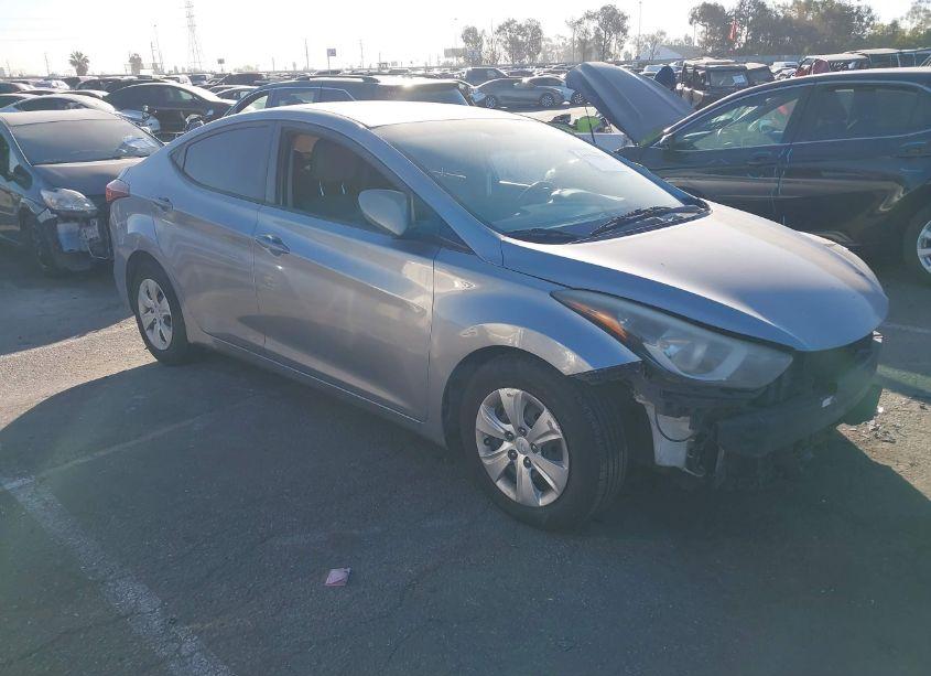 2016 Hyundai Elantra SE (VIN 5NPDH4AE4GH678100) main photo