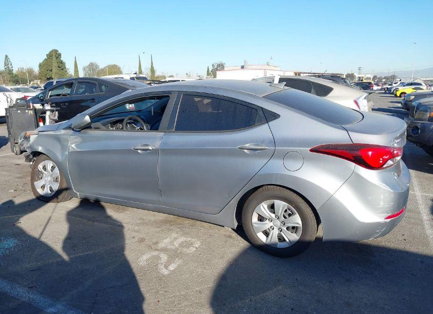 Photo 15 of 2016 Hyundai Elantra SE (VIN 5NPDH4AE4GH678100)