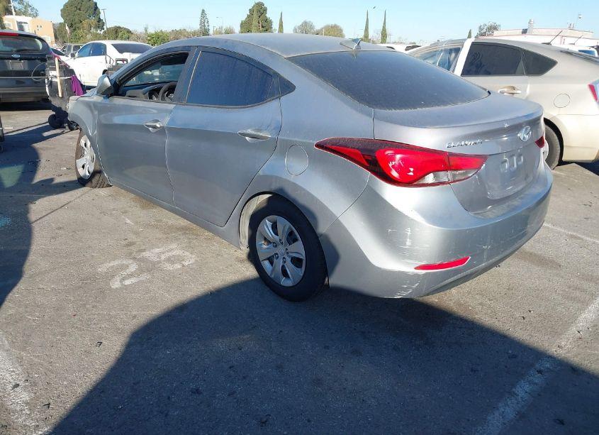Photo 3 of 2016 Hyundai Elantra SE (VIN 5NPDH4AE4GH678100)