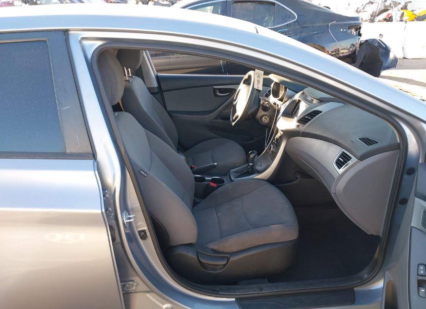 Photo 5 of 2016 Hyundai Elantra SE (VIN 5NPDH4AE4GH678100)