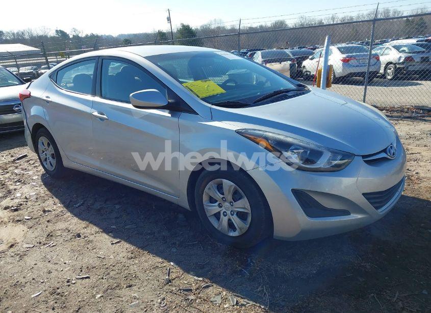 2016 Hyundai Elantra SE (VIN 5NPDH4AE4GH680199) main photo
