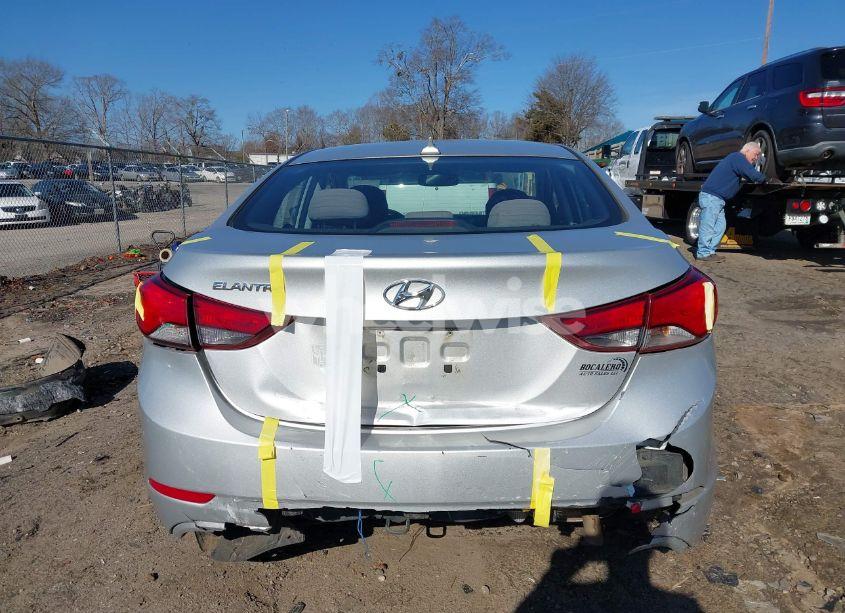 Photo 17 of 2016 Hyundai Elantra SE (VIN 5NPDH4AE4GH680199)