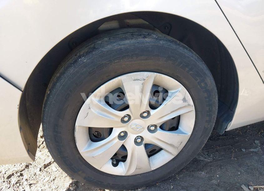 Photo 18 of 2016 Hyundai Elantra SE (VIN 5NPDH4AE4GH680199)