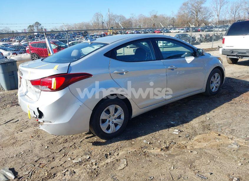 Photo 4 of 2016 Hyundai Elantra SE (VIN 5NPDH4AE4GH680199)