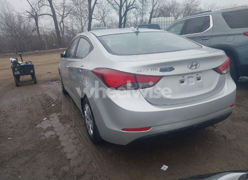 Photo 3 of 2016 Hyundai Elantra SE (VIN 5NPDH4AE4GH680204)