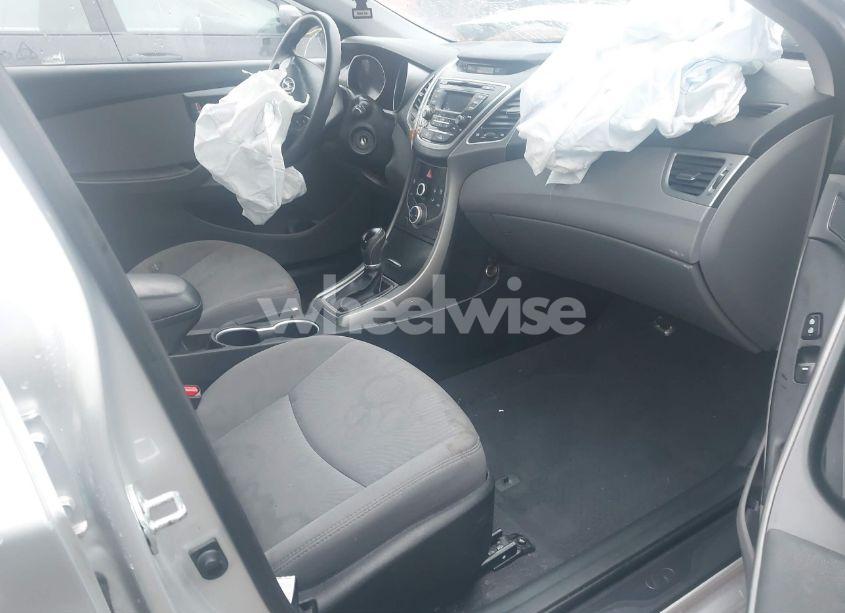 Photo 5 of 2016 Hyundai Elantra SE (VIN 5NPDH4AE4GH680204)