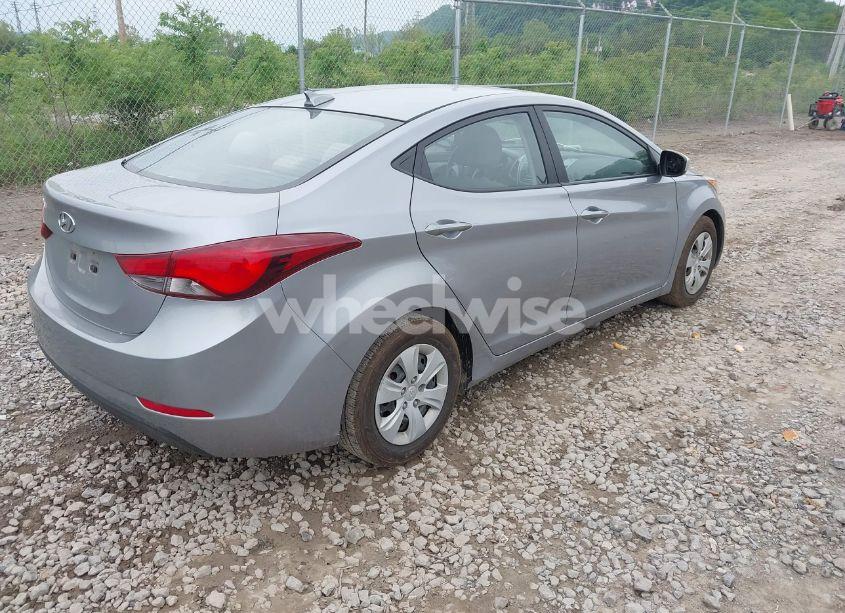 Photo 4 of 2016 Hyundai Elantra SE (VIN 5NPDH4AE4GH695950)