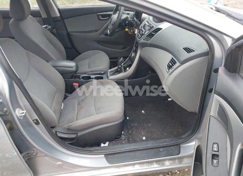 Photo 5 of 2016 Hyundai Elantra SE (VIN 5NPDH4AE4GH695950)