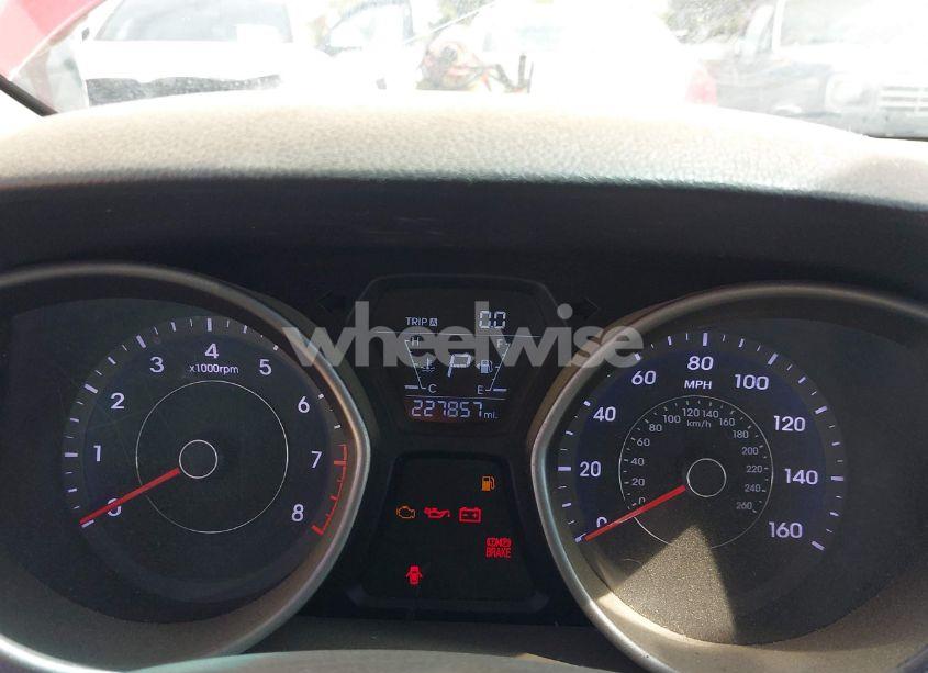 Photo 7 of 2016 Hyundai Elantra SE (VIN 5NPDH4AE4GH710401)