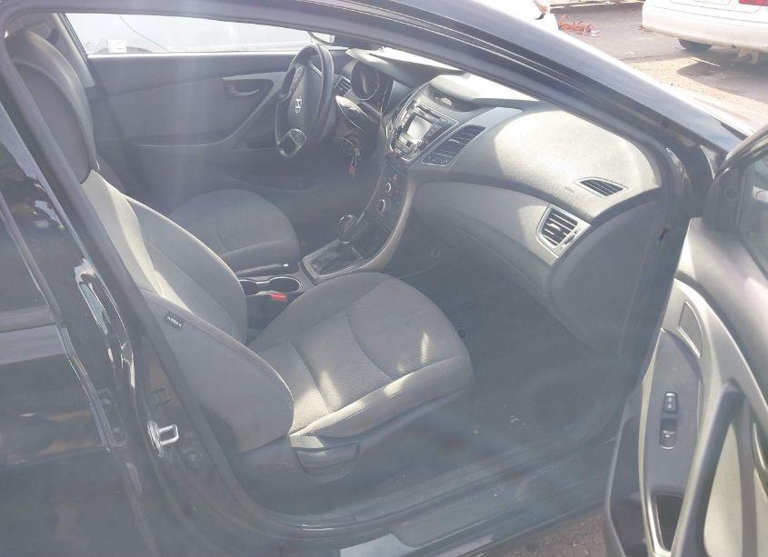 Photo 5 of 2016 Hyundai Elantra SE (VIN 5NPDH4AE4GH718255)