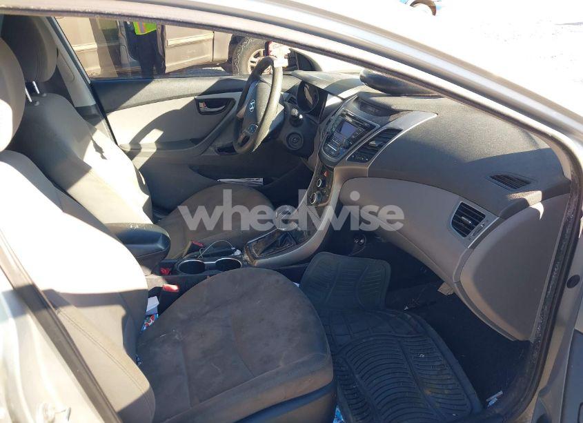 Photo 5 of 2016 Hyundai Elantra SE (VIN 5NPDH4AE4GH720720)