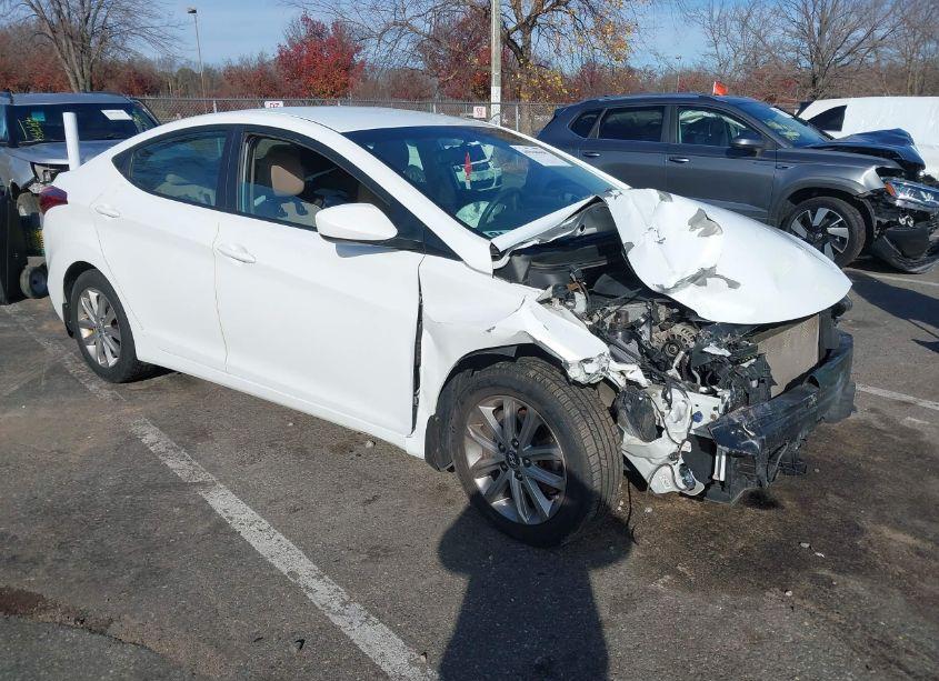 2016 Hyundai Elantra SE (VIN 5NPDH4AE4GH722452) main photo