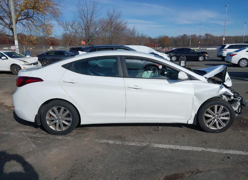 Photo 13 of 2016 Hyundai Elantra SE (VIN 5NPDH4AE4GH722452)
