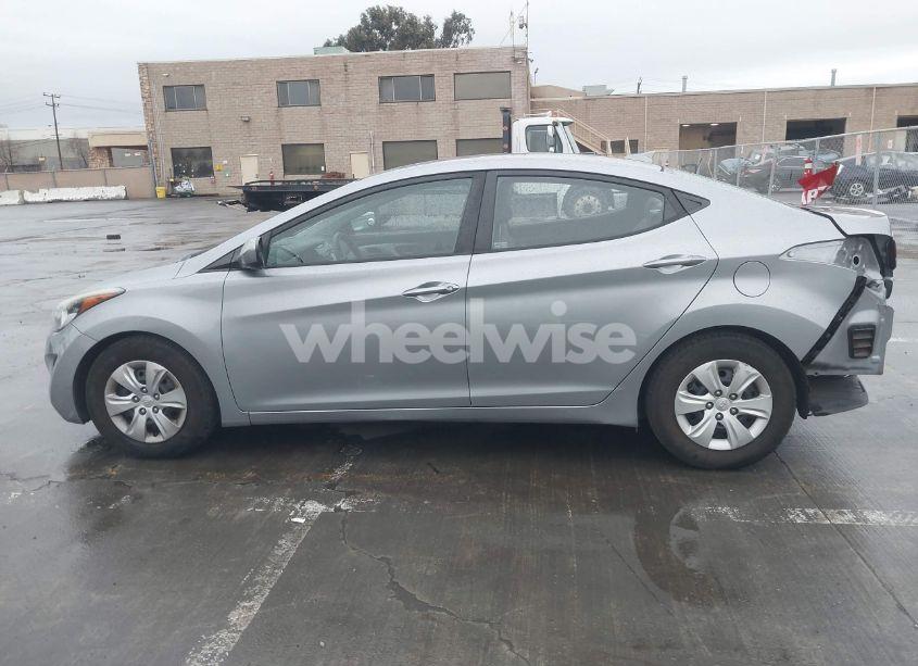 Photo 15 of 2016 Hyundai Elantra SE (VIN 5NPDH4AE4GH728669)