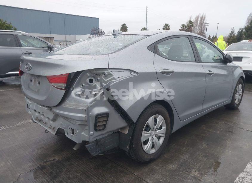 Photo 4 of 2016 Hyundai Elantra SE (VIN 5NPDH4AE4GH728669)