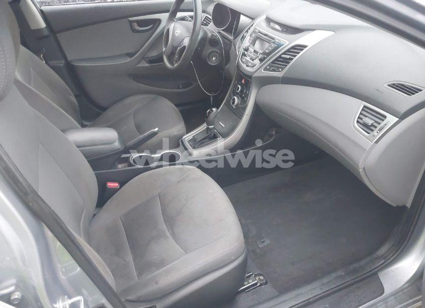Photo 5 of 2016 Hyundai Elantra SE (VIN 5NPDH4AE4GH728669)