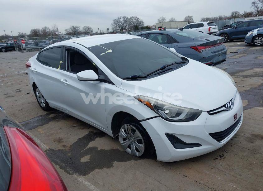 Photo 13 of 2016 Hyundai Elantra SE (VIN 5NPDH4AE4GH729997)