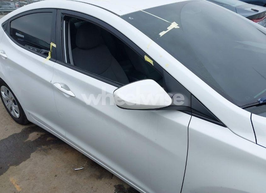 Photo 17 of 2016 Hyundai Elantra SE (VIN 5NPDH4AE4GH729997)