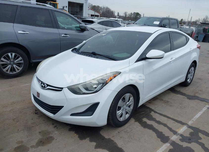 Photo 2 of 2016 Hyundai Elantra SE (VIN 5NPDH4AE4GH729997)