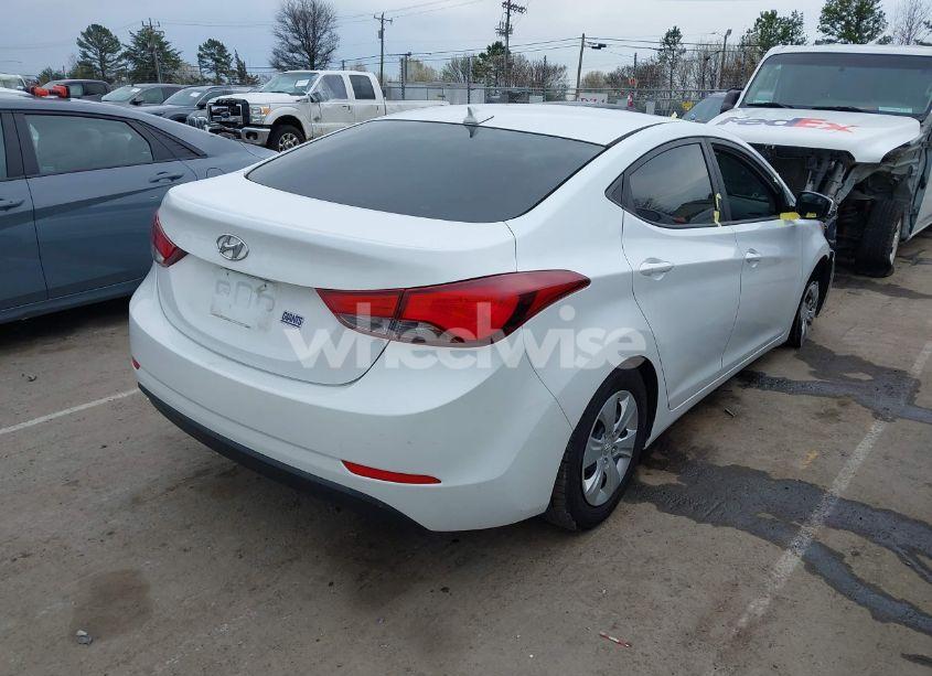 Photo 4 of 2016 Hyundai Elantra SE (VIN 5NPDH4AE4GH729997)