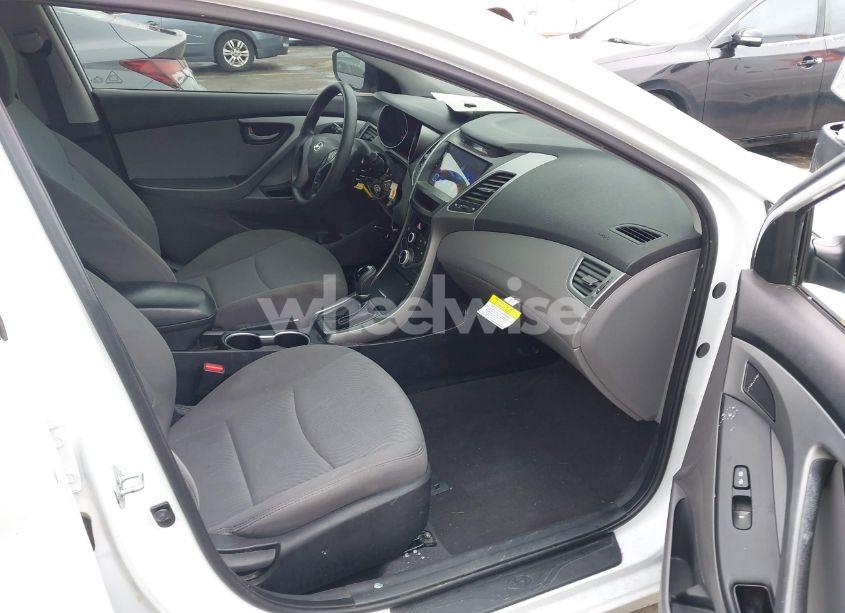 Photo 5 of 2016 Hyundai Elantra SE (VIN 5NPDH4AE4GH729997)