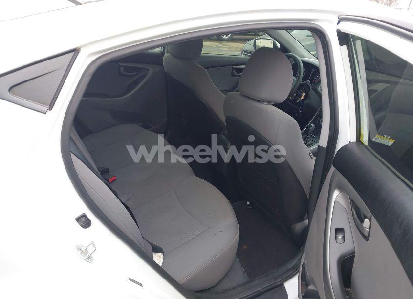 Photo 8 of 2016 Hyundai Elantra SE (VIN 5NPDH4AE4GH729997)