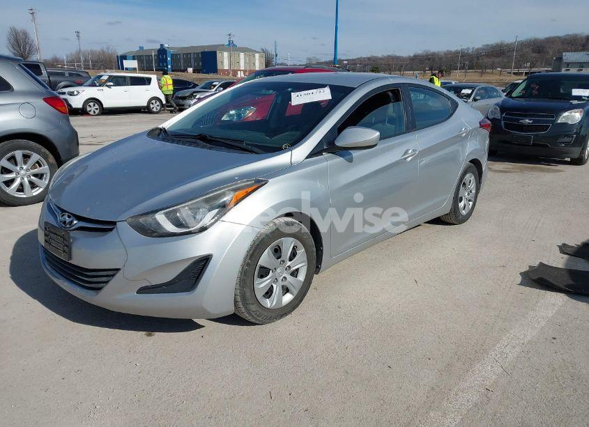 Photo 2 of 2016 Hyundai Elantra SE (VIN 5NPDH4AE4GH739154)
