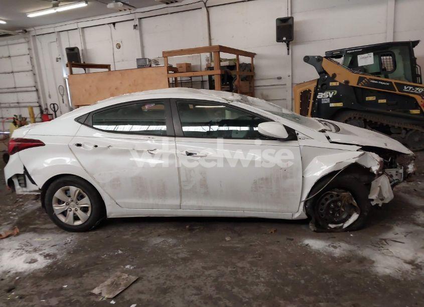 Photo 13 of 2016 Hyundai Elantra SE (VIN 5NPDH4AE4GH745813)