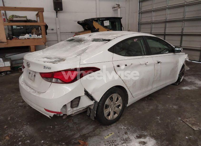 Photo 4 of 2016 Hyundai Elantra SE (VIN 5NPDH4AE4GH745813)