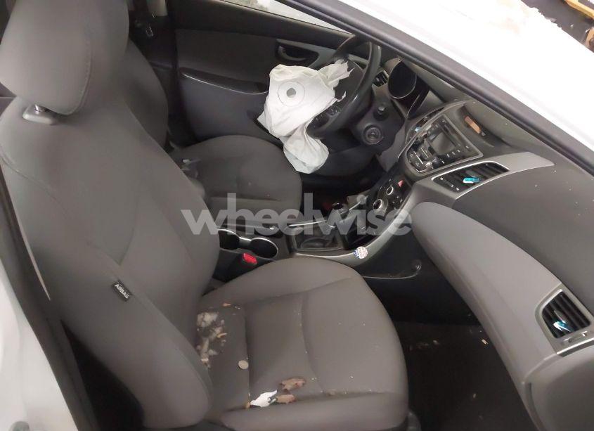 Photo 5 of 2016 Hyundai Elantra SE (VIN 5NPDH4AE4GH745813)