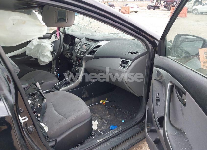 Photo 5 of 2016 Hyundai Elantra SE (VIN 5NPDH4AE4GH748288)