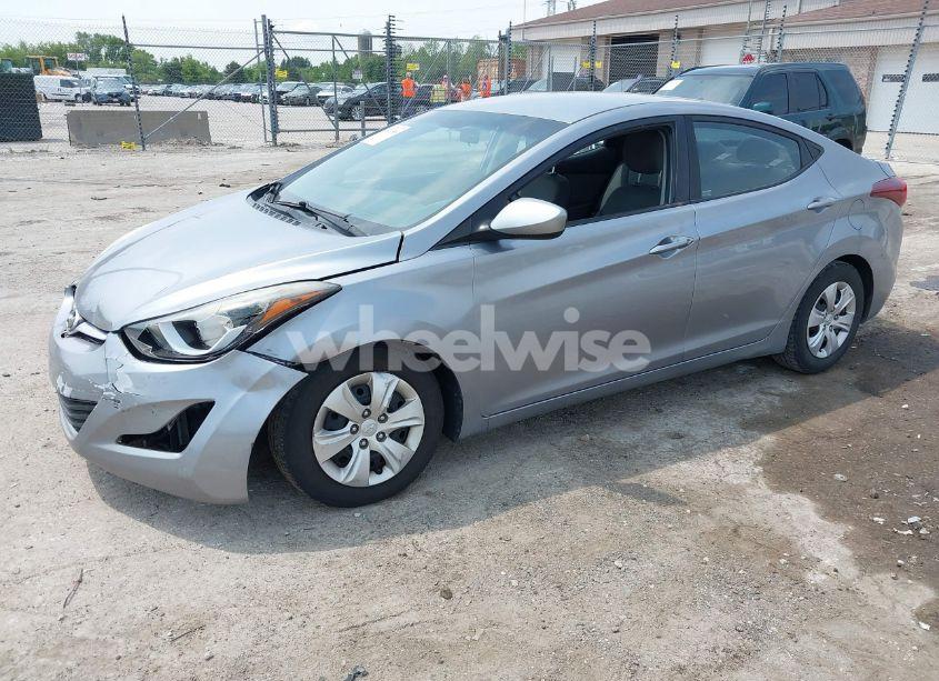 Photo 2 of 2016 Hyundai Elantra SE (VIN 5NPDH4AE4GH752857)