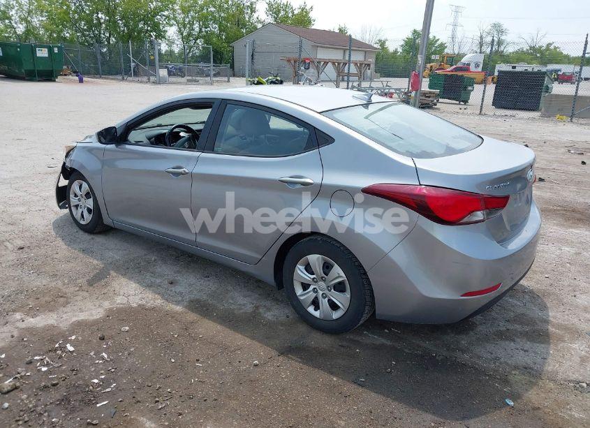 Photo 3 of 2016 Hyundai Elantra SE (VIN 5NPDH4AE4GH752857)